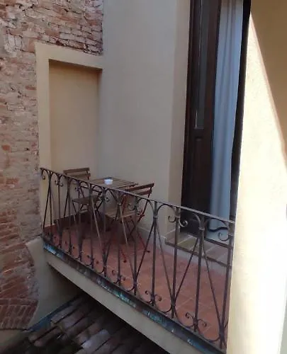 Dimora Al Saraceno بيت ضيافة فيرّارا